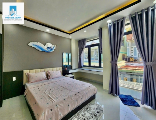 NHÀ 3 TẦNG - HẺM XE HƠI - PHƯỜNG PHÚ THUẬN - QUẬN 7 .