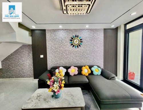 NHÀ 3 TẦNG - HẺM XE HƠI - PHƯỜNG PHÚ THUẬN - QUẬN 7 .