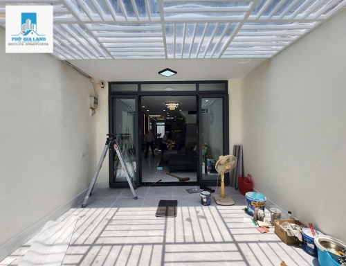 NHÀ 3 TẦNG - HẺM XE HƠI - PHƯỜNG PHÚ THUẬN - QUẬN 7 .
