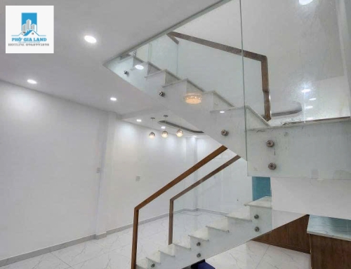 Bán nhà 205/huỳnh tấn phát , quận 7 .