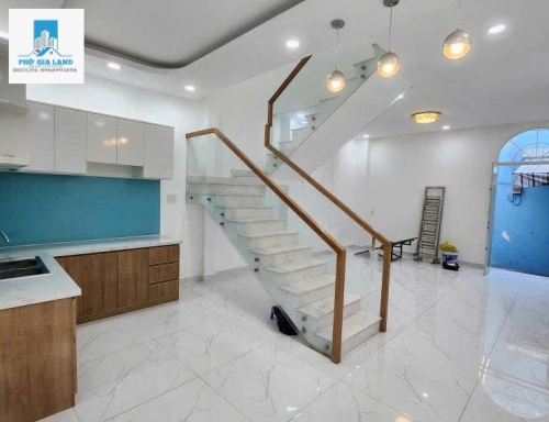 Bán nhà 205/huỳnh tấn phát , quận 7 .