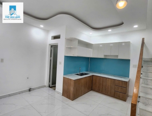 Bán nhà 205/huỳnh tấn phát , quận 7 .