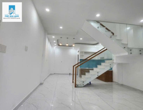 Bán nhà 205/huỳnh tấn phát , quận 7 .