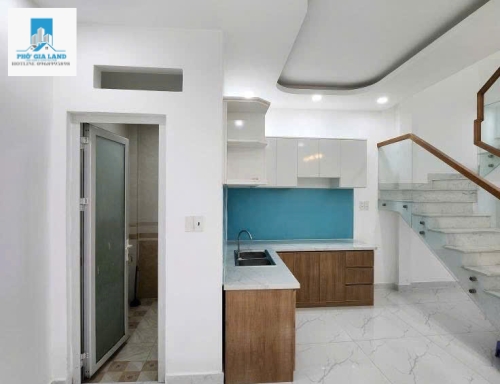 Bán nhà 205/huỳnh tấn phát , quận 7 .
