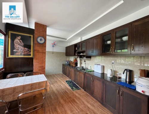 Cho thuê nhà vườn 650m² mặt tiền đường số KDC Nam Long Phú Thuận, Quận 7.