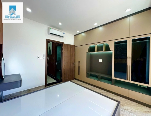 NHÀ MỚI - PHÚ MỸ HƯNG CÁCH 1 CÂY CẦU PHÚ THUẬN - LÔ NHÌ - QUẬN 7 .