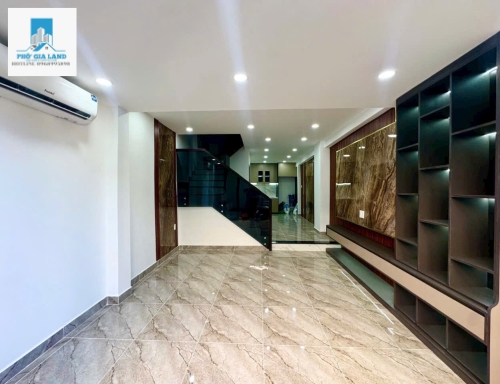 NHÀ MỚI - PHÚ MỸ HƯNG CÁCH 1 CÂY CẦU PHÚ THUẬN - LÔ NHÌ - QUẬN 7 .