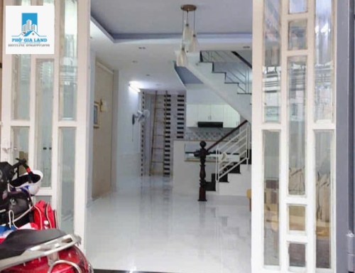 CHO THUÊ NHÀ NGUYÊN CĂN RỘNG LỚN .