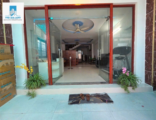 Gia đình định cư Mỹ cần bán gấp  nhà 3 lầu HXH 