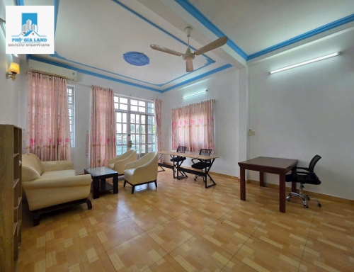 Gia đình định cư Mỹ cần bán gấp  nhà 3 lầu HXH 