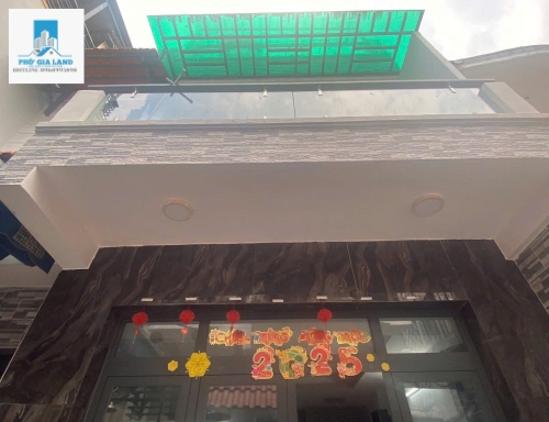 NHÀ PHỐ 3 TẦNG - LIỀN KỀ QUẬN 1 ,Q4 .
