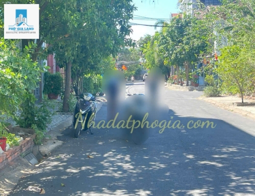 LÔ ĐẤT ĐẸP MT ĐƯỜNG NHỰA 12m BỘ CÔNG AN -P.PHÚ THUẬN - QUẬN 7 .