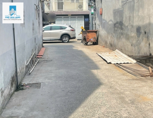 BÁN NHÀ 3 TẦNG HẺM XE HƠI