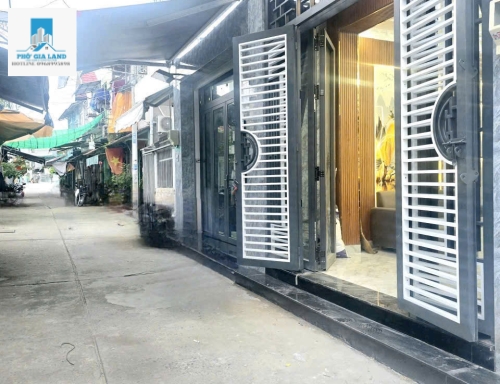 ♻️♻️Bán nhà ngay cầu lô đất 2 Nhà Bè