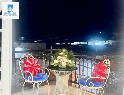 NHÀ ĐẸP - MỚI HOÀN THIỆN - GỐC 2 MẶT TIỀN 