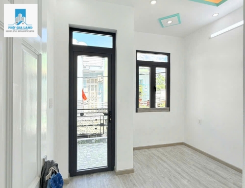 NHÀ BÁN HẺM XE HƠI -  VÀO TỚI NHÀ