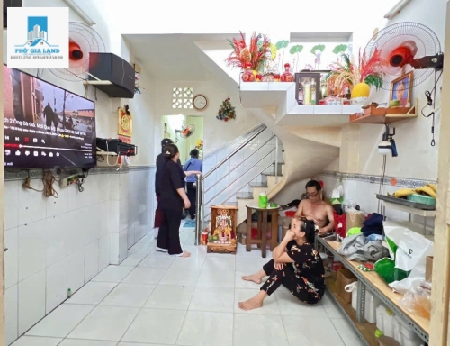 Bán nhà mặt tiền hẻm 67/ đường Trần Xuân Soạn Q.7