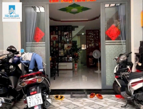  BÁN NHÀ HẺM XE HƠI QUAY ĐẦU THỔI MÁI . HUỲNH TẤN PHÁT 