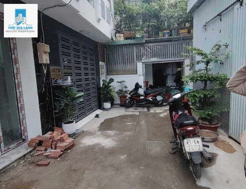 NHÀ MỚI ĐANG HOÀN THIỆN 3 LẦU HUỲNH TẤN PHÁT P.PHÚ THUẬN QUẬN 7