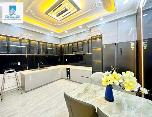 NHÀ MỚI ĐANG HOÀN THIỆN 3 LẦU HUỲNH TẤN PHÁT P.PHÚ THUẬN QUẬN 7