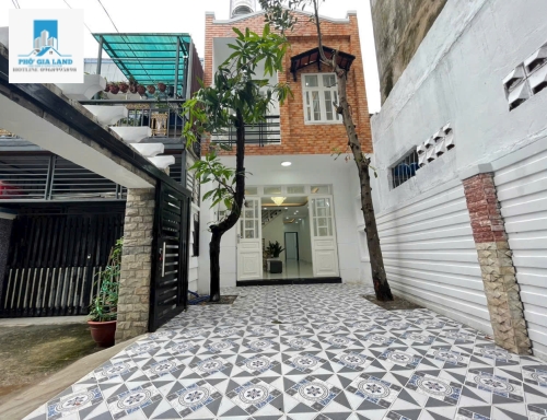 Bán nhà Nhà Bè SHR xe hơi né nhau (đường 6m)
