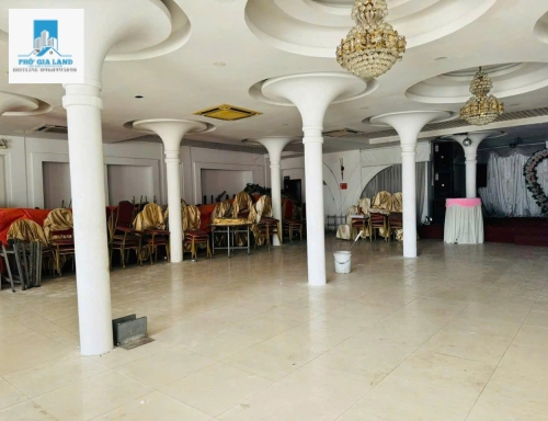 Cho thuê nhà mặt tiền Nguyễn Văn Linh, Q7