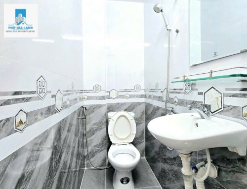 Nhà 2 tầng hẻm 1806 .huỳnh tấn phát