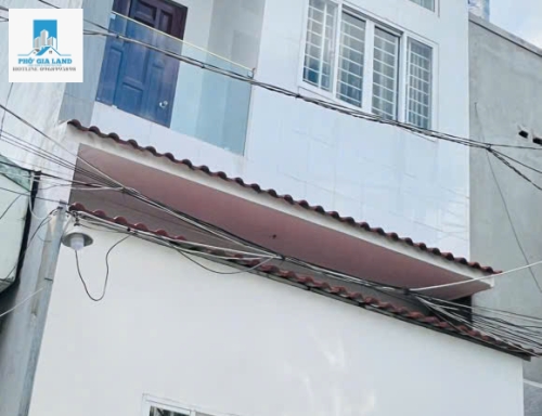 BÁN NHÀ 3 TẦNG – CÁCH MẶT TIỀN XE HƠI 30M📍 Huỳnh Tấn Phát – Nhà Bè