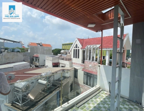 BÁN NHÀ 3 TẦNG – CÁCH MẶT TIỀN XE HƠI 30M📍 Huỳnh Tấn Phát – Nhà Bè