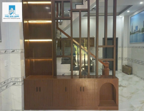VÁCH NGĂN VÀ TỦ CẦU THANG