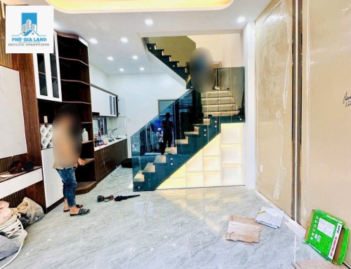 BÁN NHÀ MỚI ĐẸP - GẦN VINCOM NAM LONG - QUẬN 7 . 