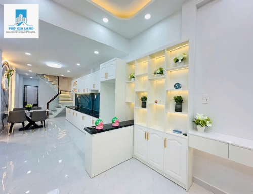Nhà bán mặt tiền  đào tông nguyên