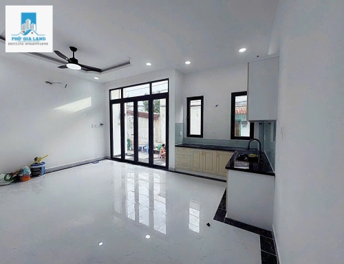  BÁN NHÀ HẺM 1627 HUỲNH TẤN PHÁT, QUẬN 7 * DIỆN TÍCH RỘNG