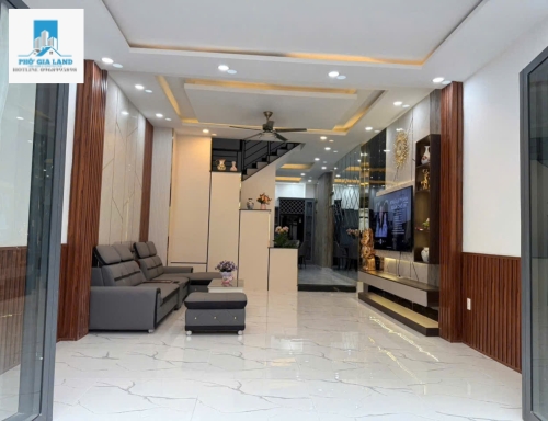 - Bán nhà hẻm 28 Phú Thuận, nhà cách đường Phú Thuận chỉ 50m