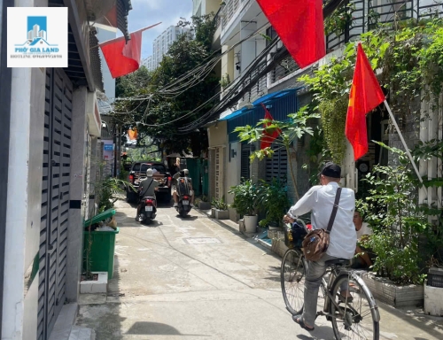  NHÀ 2 TẦNG - KIÊN CỐ - GẦN CHỢ PHÚ THUẬN, QUẬN 7