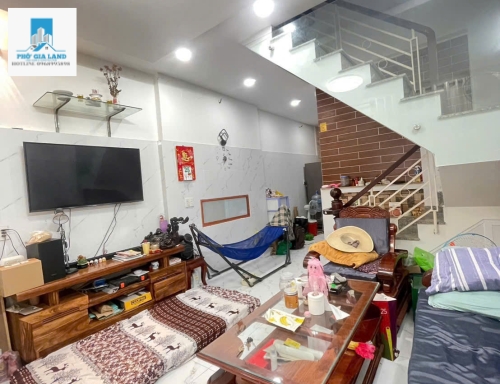  NHÀ 2 TẦNG - KIÊN CỐ - GẦN CHỢ PHÚ THUẬN, QUẬN 7