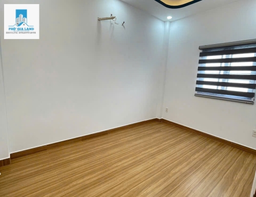 NHÀ MẶT TIỀN HẺM 1886/71 ĐƯỜNG HUỲNH TẤN PHÁT