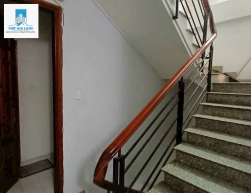 ⭕️ Mặt tiền đường Lý Phục Man. Đang có hợp đồng thuê sẵn :40tr / tháng 