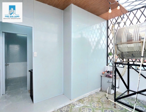 Bán nhà ngay cầu lô đất 2 Nhà Bè