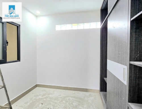 Bán nhà ngay cầu lô đất 2 Nhà Bè