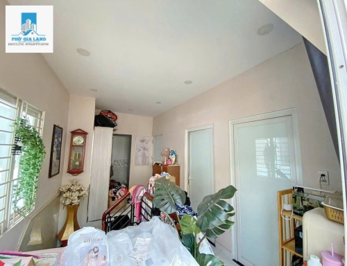  NHÀ Mặt Tiền HẺM 37 Đường TRẦN Văn Khánh Q7 hẻm thông cách chợ Tân Thuận 3 căn nhà