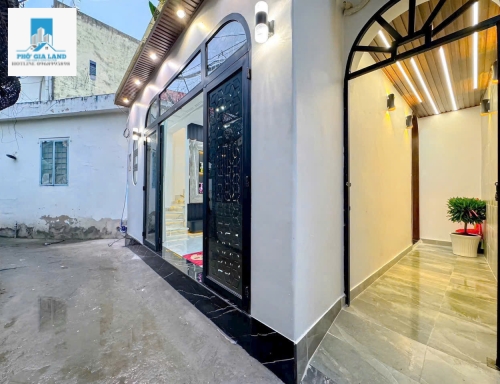 BÁN NHÀ ĐẸP SỔ HỒNG RIÊNG HẺM 1834 LÔ NHÌ CÁCH HUỲNH TẤN PHÁT - 10M 