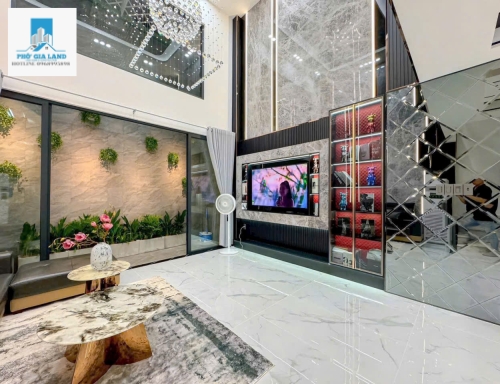 SIÊU PHẨM NHÀ PHỐ HIỆN ĐẠI 5 TẦNG – CÓ THANG MÁY – XÂY MỚI 100% – ĐƯỜNG NHỰA XE HƠI 9M - PHÚ MỸ HƯNG di chuyển tầm 10 phút . 