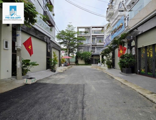 BÁN NHÀ NHÀ BÈ _ 10tỷ900tr   BÁN 1 CẶP NHÀ KHU OMELY – ĐƯỜNG ĐÀO TÔNG NGUYÊN