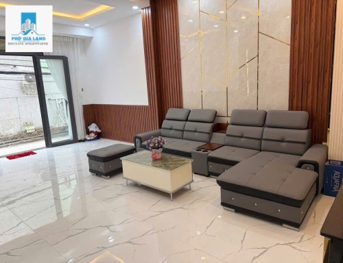 🏡 BÁN NHÀ HẺM 28 PHÚ THUẬN – CÁCH ĐƯỜNG PHÚ THUẬN CHỈ 50M 📍 Vị trí đắc địa, ngay ngã tư Huỳnh Tấn Phát – Phú Thuận, về Phú Mỹ Hưng chỉ 2 phút.