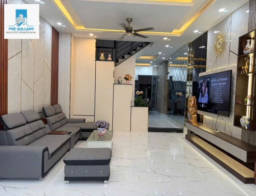 🏡 BÁN NHÀ HẺM 28 PHÚ THUẬN – CÁCH ĐƯỜNG PHÚ THUẬN CHỈ 50M 📍 Vị trí đắc địa, ngay ngã tư Huỳnh Tấn Phát – Phú Thuận, về Phú Mỹ Hưng chỉ 2 phút.