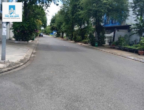 KDC PHƯỚC KIỂN A – LÔ GÓC PHÂN LÔ CAO CẤP ĐƯỜNG NHỰA 20M - PHÚ MỸ HƯNG QUẬN 7 CÁCH 1 CÂY CẦU .  —GIÁ 17.5 TỶ ——