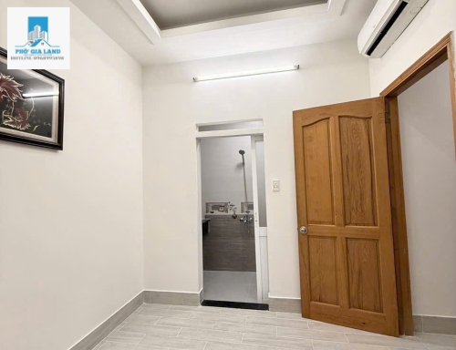 BIỆT THỰ MINI - ĐƯỜNG TRƯỚC NHÀ 12M , QUẬN 7 .