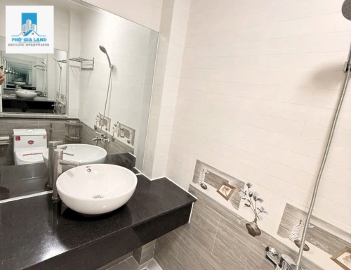 BIỆT THỰ MINI - ĐƯỜNG TRƯỚC NHÀ 12M , QUẬN 7 .