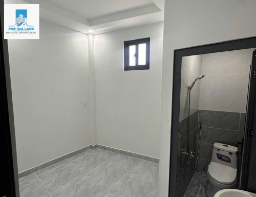 BÁN NHÀ HẺM NGUYỄN VĂN QUỲ - QUẬN 7 .